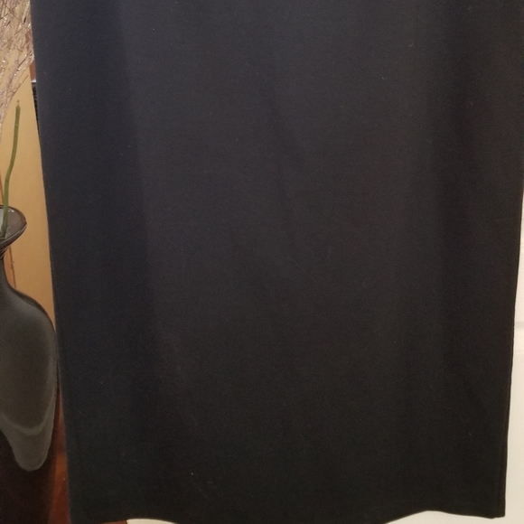 A line black skirt - Picture 2 of 3